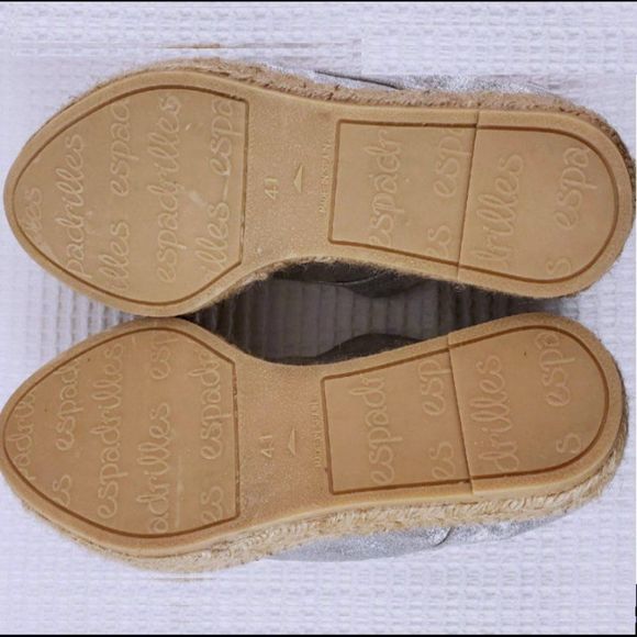 GAIMO Flat Form Laminated Silver Goatskin Espadrilles - Picture 5 of 5